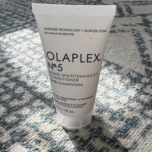 OLAPLEX No. 5 Bond Maintenance Conditioner - Classic White